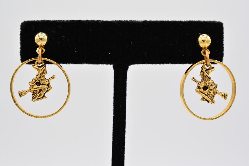 Vintage Flying Witch Earrings Halloween Gold Tone Dangle 1980s BinAK